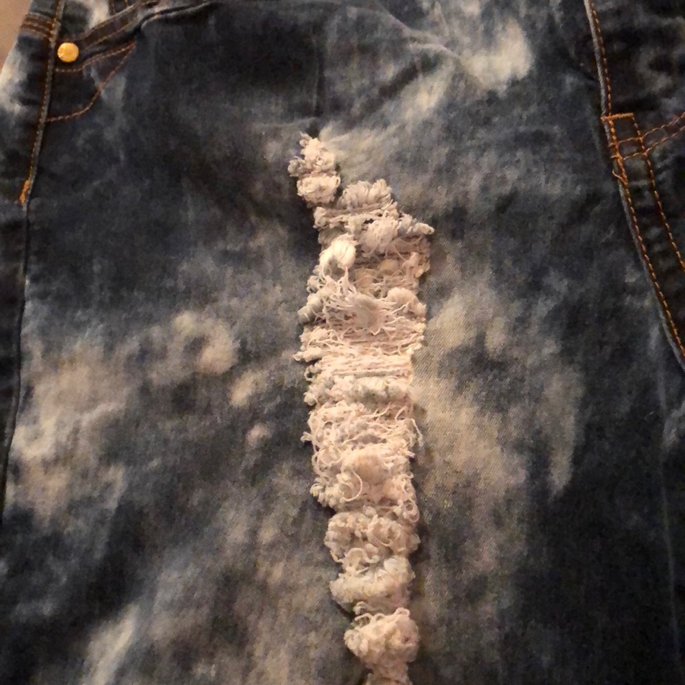 VIP distressed jeans - Picture 4 of 5